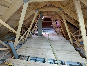 Zateplení stropu novostavby foukanou izolací